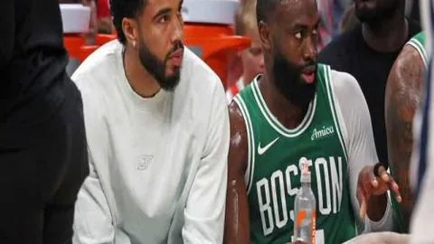 “埃兰加独闯难关，曼联本赛季英超再遇困境”